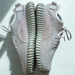 Adidas Yeezy Boost 350 Moonrock Size 11 Sneakers in Light Gray and Cream